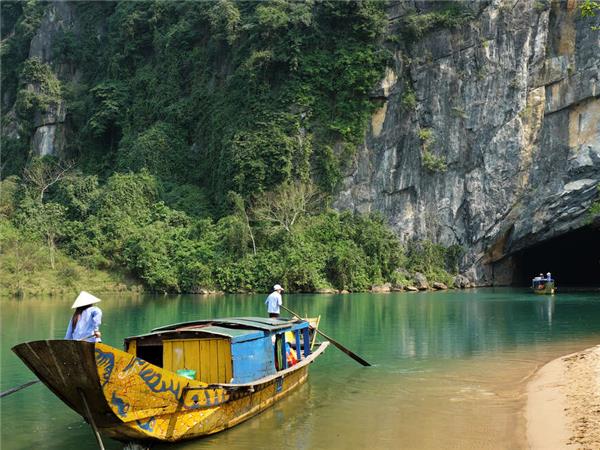 Vietnam food and culture holiday