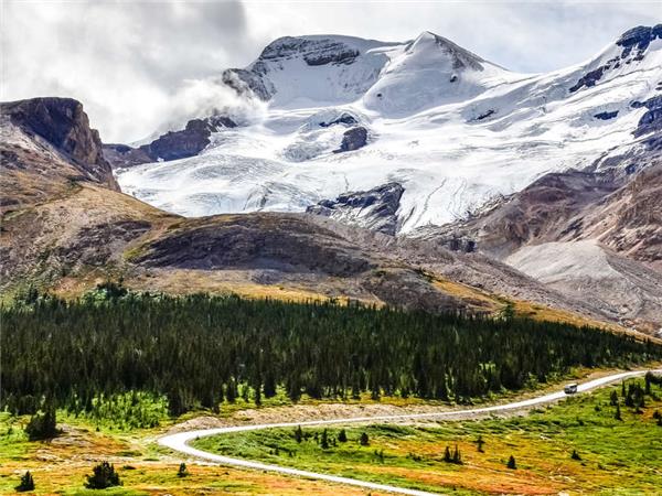 Walking in the Canadian Rockies holiday
