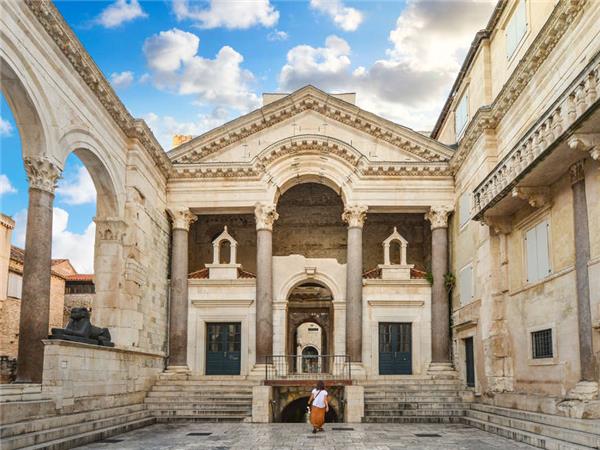 Walks and coastal towns of Croatia holiday