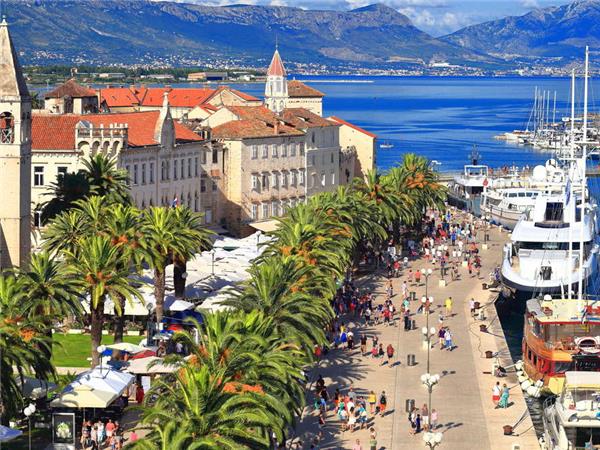Walks and coastal towns of Croatia holiday