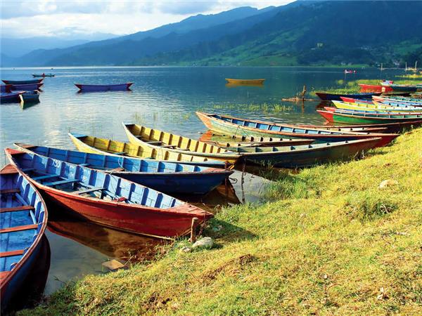 Walking the Annapurna foothills holiday
