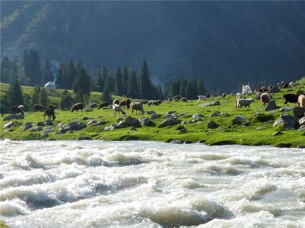 Walking in Kyrgyzstan holiday
