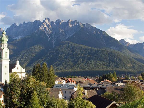 Italy walking holiday in the Dolomites