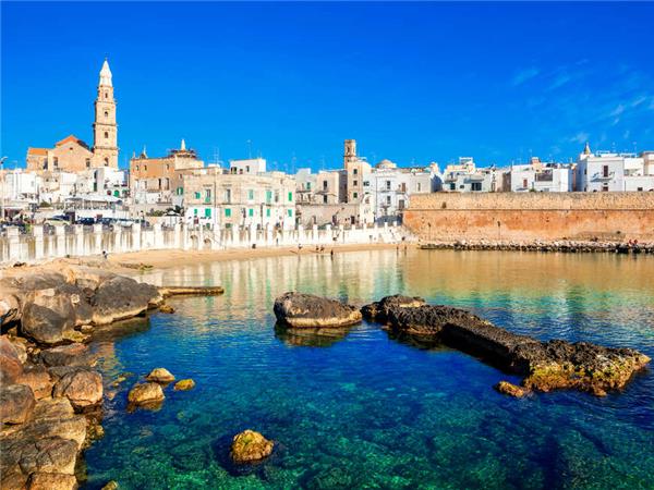 Puglia walking holiday in Italy