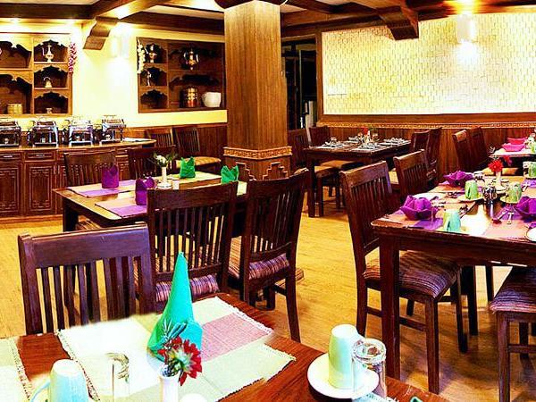 Everest luxury trekking tour