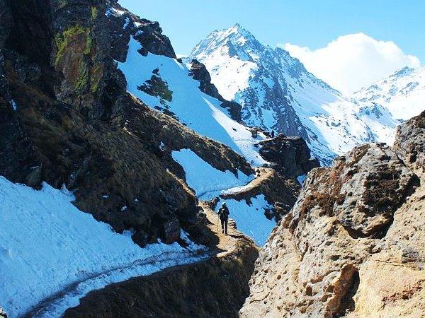 Nepal trekking tour, Langtang, Gosainkund & Helambu