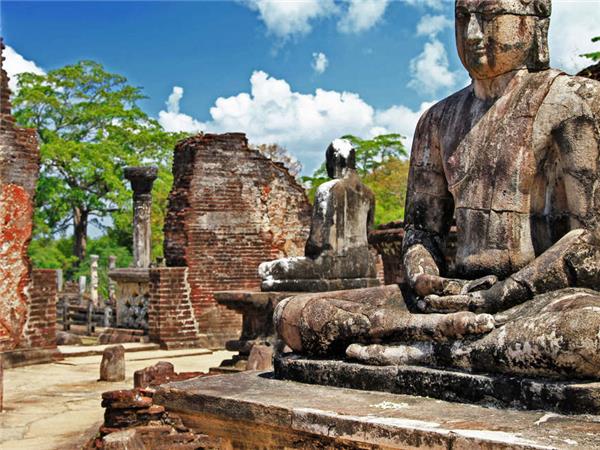 Walking in Sri Lanka holiday