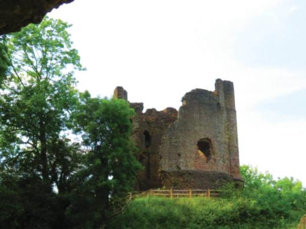 Offa�s Dyke walking holiday in Wales & England