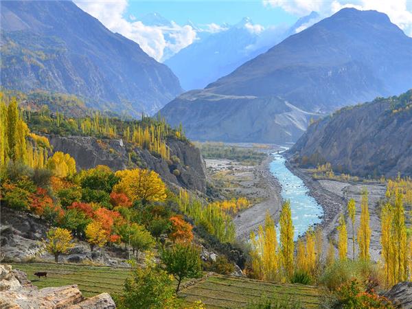 Karakoram highway holiday in Pakistan