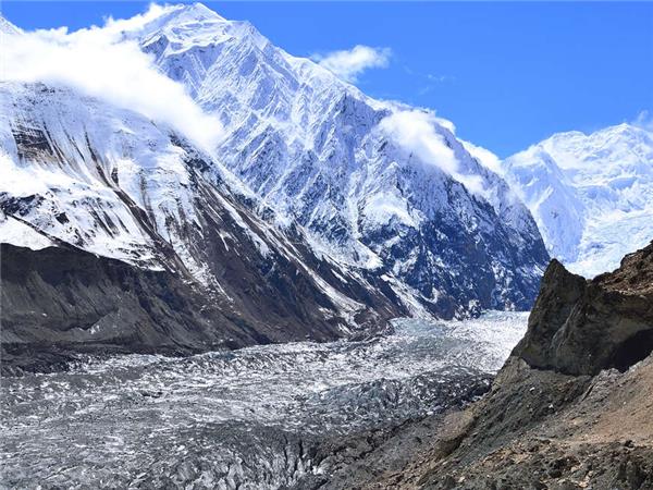 Karakoram highway holiday in Pakistan