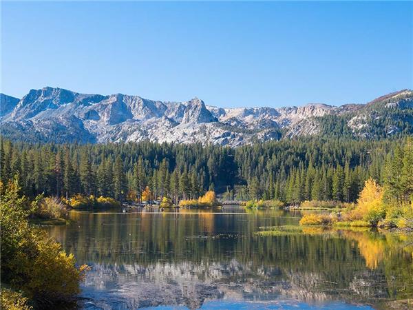 Sierra Nevada walking holiday in California