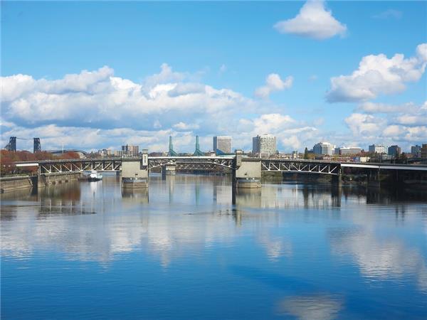 Pacific Northwest small group holiday