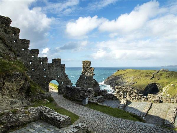 Cornwall coast walking holiday, small group