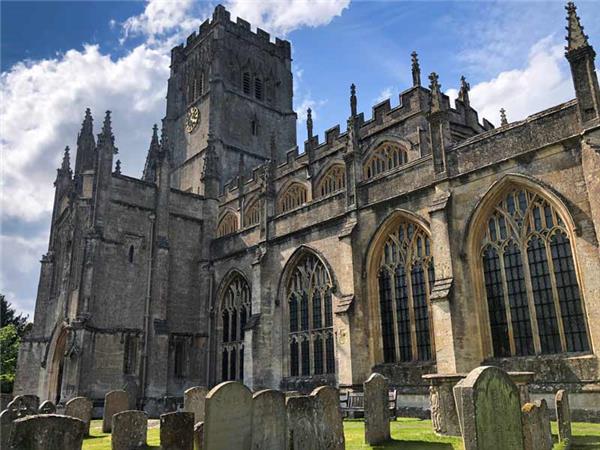 E- bike guided tour in The Cotswolds