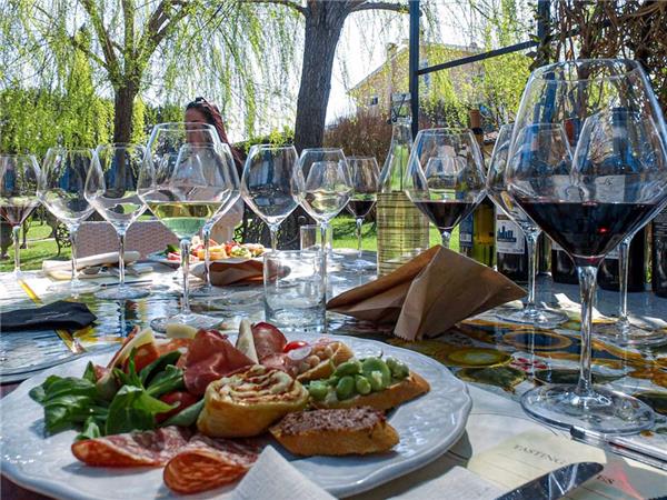 Tuscany small group tour with added comfort