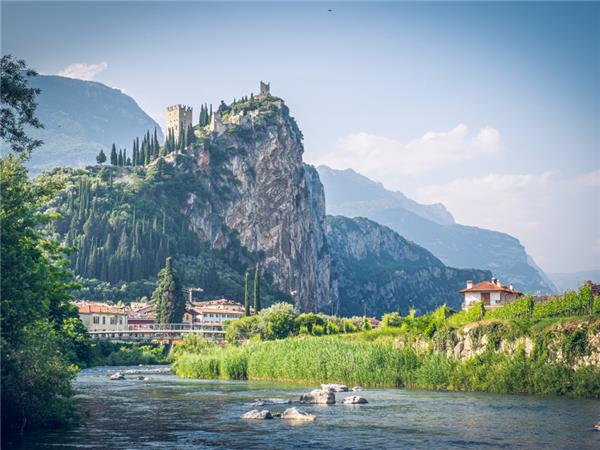 Walking in Lake Garda: Valle dei Laghi holiday