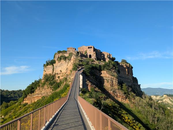 Cycling holiday in Umbria and Lazio by e bike