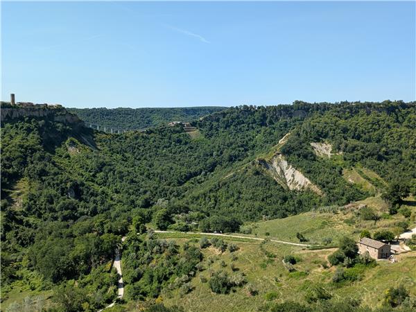 Cycling holiday in Umbria and Lazio by e bike
