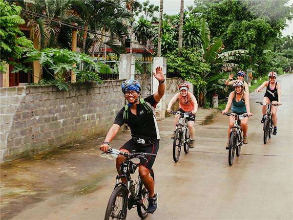Activity holiday in Vietnam hike, bike & kayak