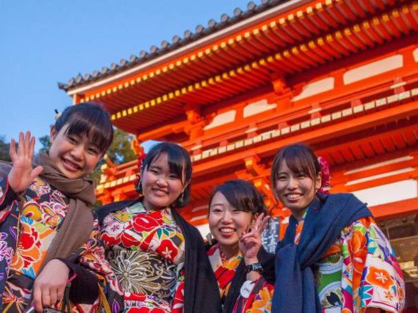 Walking tours to Japan