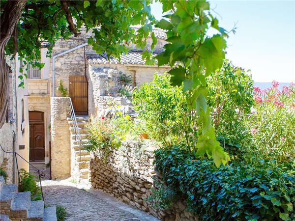Provence cycling holiday in France