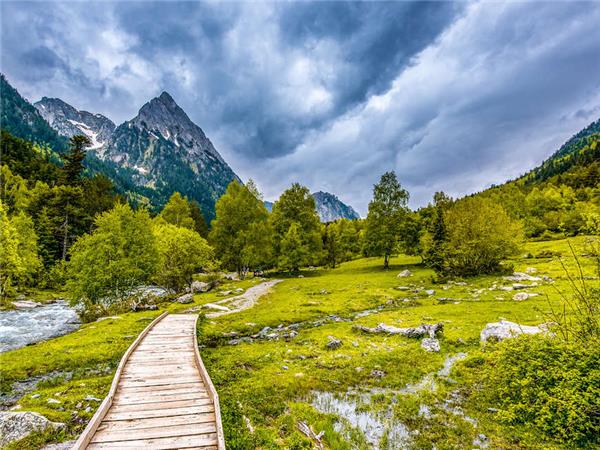 Pyrenees family holiday, Spain