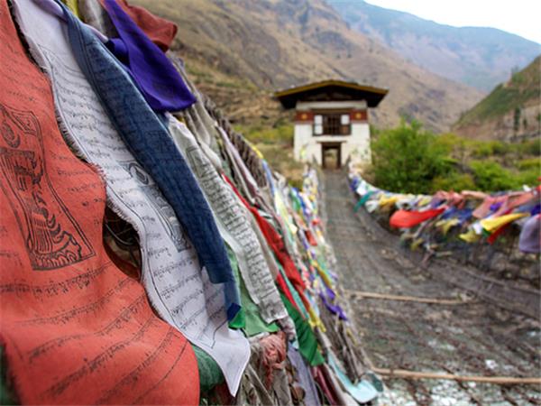 Bhutan holiday, Land of the thunder dragon