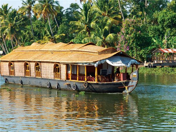 Tamil Nadu to Kerala cycling holiday, India