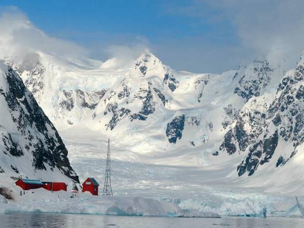 Antarctic Peninsula holiday
