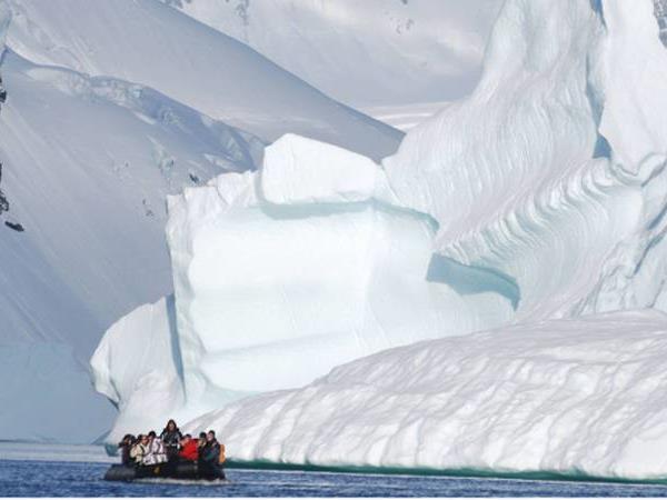 Antarctic Peninsula holiday