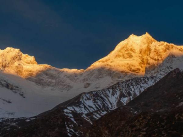 Manaslu Circuit trekking holiday in Nepal