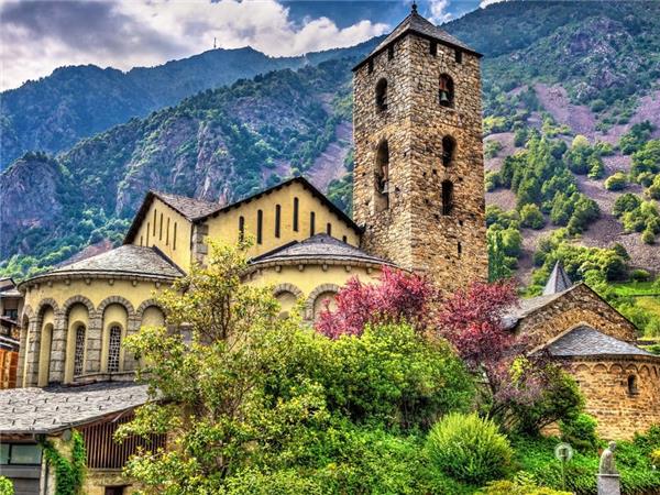Pyrenees walking holiday in Andorra