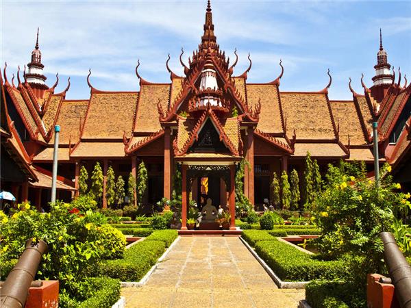 Cambodia highlights holiday, small group
