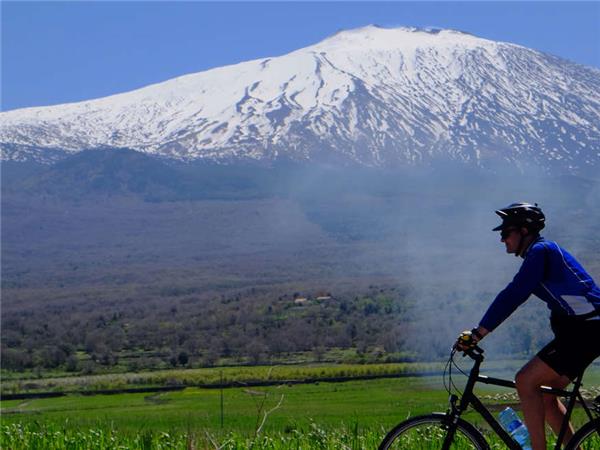 Burma cycling holiday