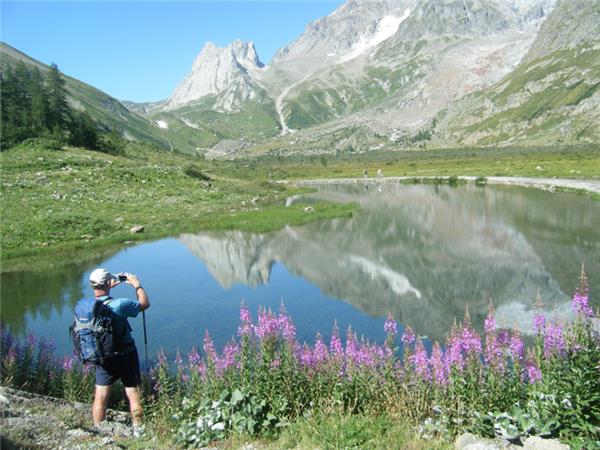 Mont Blanc Circuit classic walking tour, 8 days
