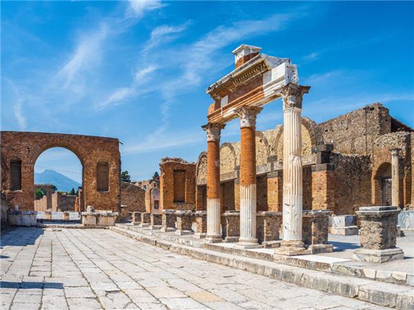 Amalfi Coast and Bay of Naples holidays