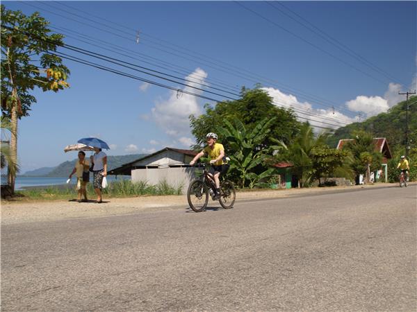 Coast to coast cycling holiday in Costa Rica