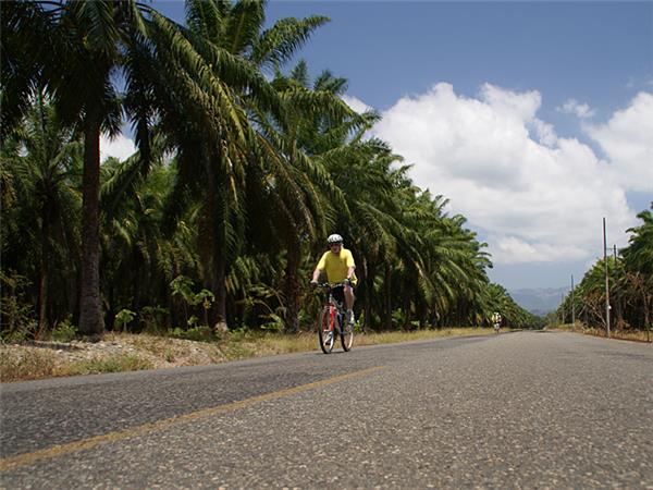 Coast to coast cycling holiday in Costa Rica