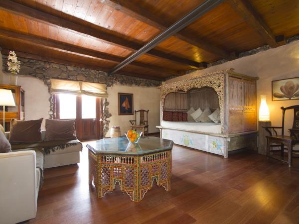 Lanzarote villa accommodation, Canary Islands