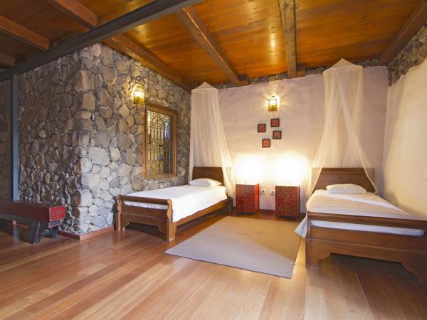 Lanzarote villa accommodation, Canary Islands