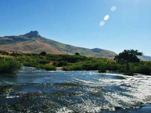 Madagascar trekking and rafting expedition