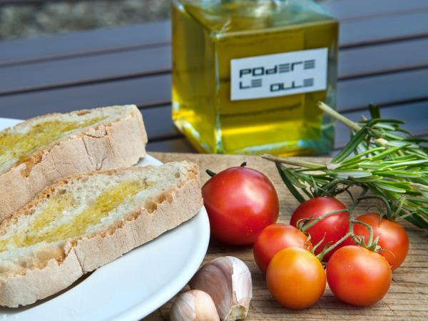 Yoga and vegetarian cooking lessons in Umbria, Italy