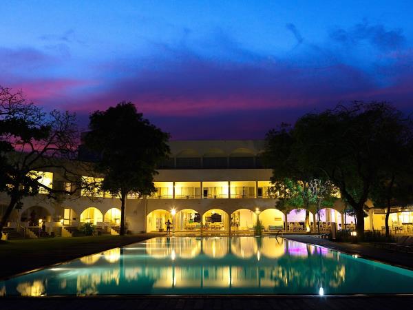 Sri Lanka tour & beach holiday