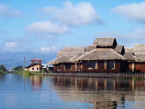 Burma family adventure & cultural holiday
