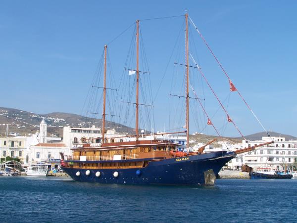 Greek Island hopping cruise in the Aegean