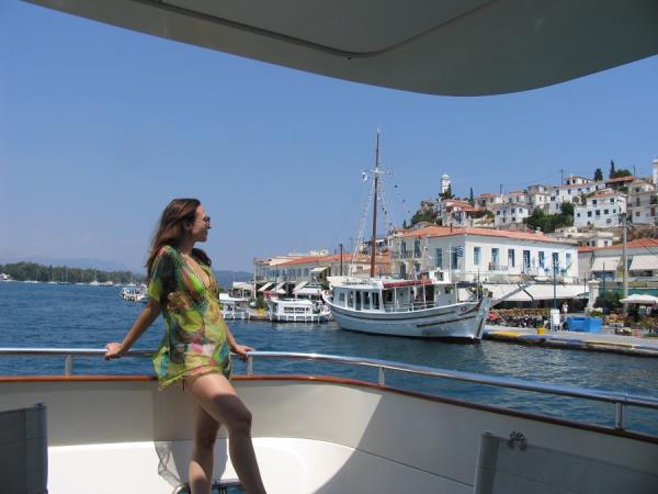 Greek Island hopping cruise in the Aegean
