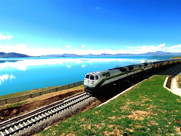 Tibet holiday by train from China