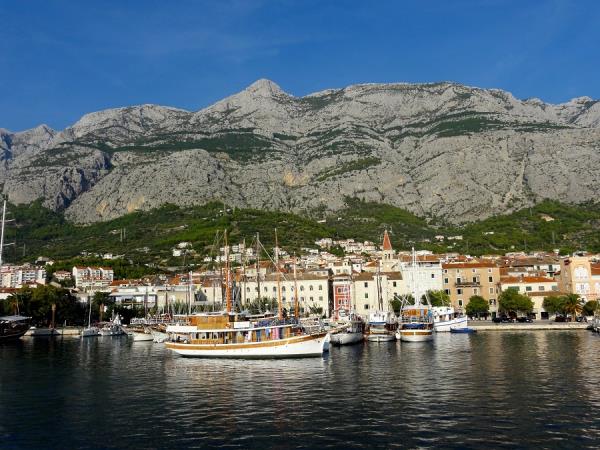 Dubrovnik to Split small ship cruise