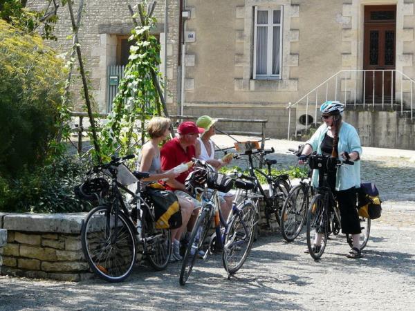 Nouvelle Aquitaine self guided cycling holiday, France