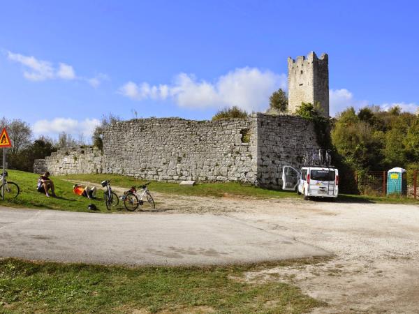 Croatia wine tour by bike